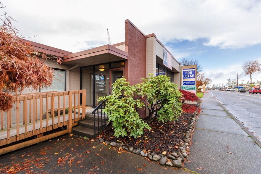 More Photos Of 12850 SW Canyon Rd, Beaverton Medical For Lease