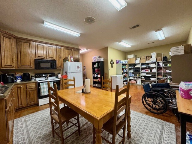 More Photos Of 2464 Main St, Plantersville Medical For Sale