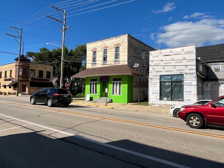 Primary Photo Of 125 S Main St, Burlington Restaurant For Lease