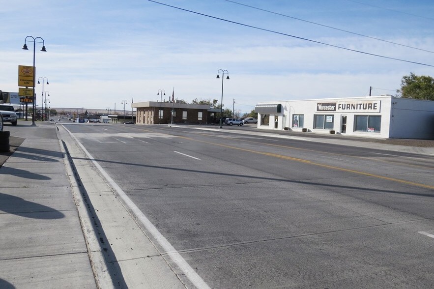 More Photos Of 312 S Federal Blvd, Riverton General Retail For Sale