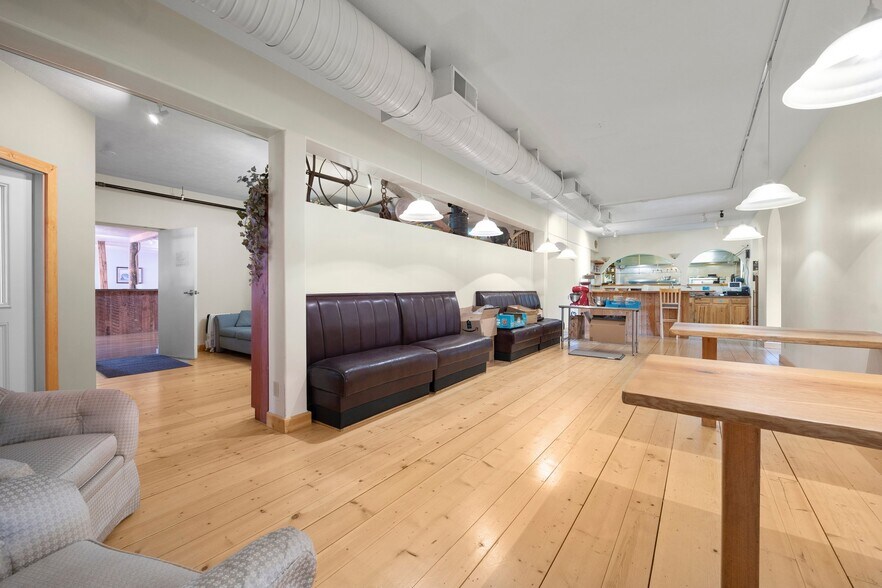 More Photos Of 5046 S West Bay Shore Dr, Suttons Bay Storefront Retail Residential For Sale