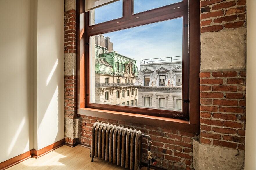 More Photos Of 261 Rue Saint-Jacques, Montréal Office For Lease