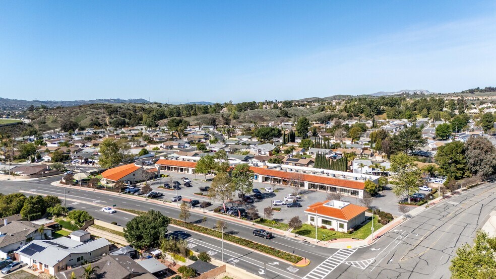 More Photos Of 14711 Princeton Ave, Moorpark Freestanding For Sale