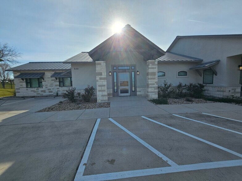 More Photos Of 230 Klattenhoff Ln, Hutto Office For Lease