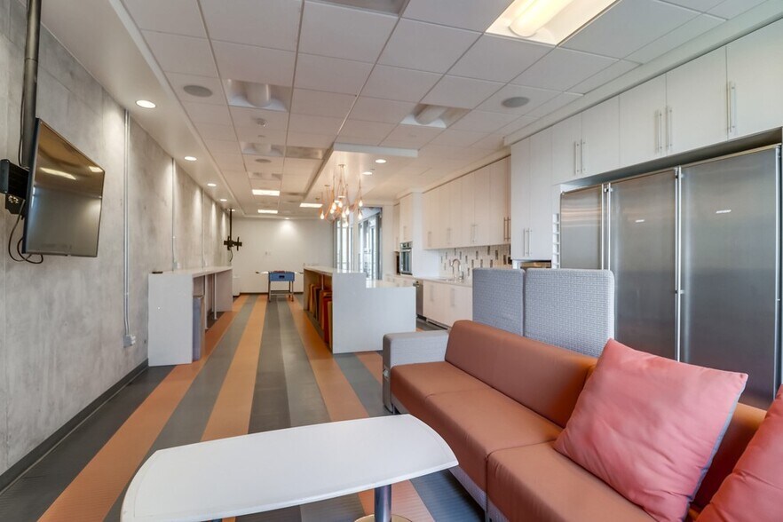 More Photos Of 1350 Columbia St, San Diego Loft Creative Space For Sale