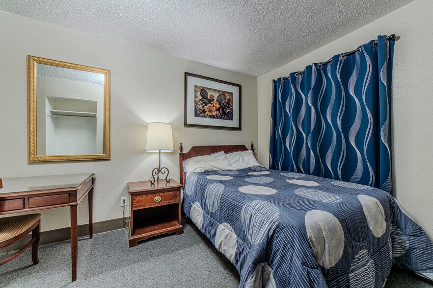 More Photos Of 2724 W Marland St, Hobbs Hotel For Sale