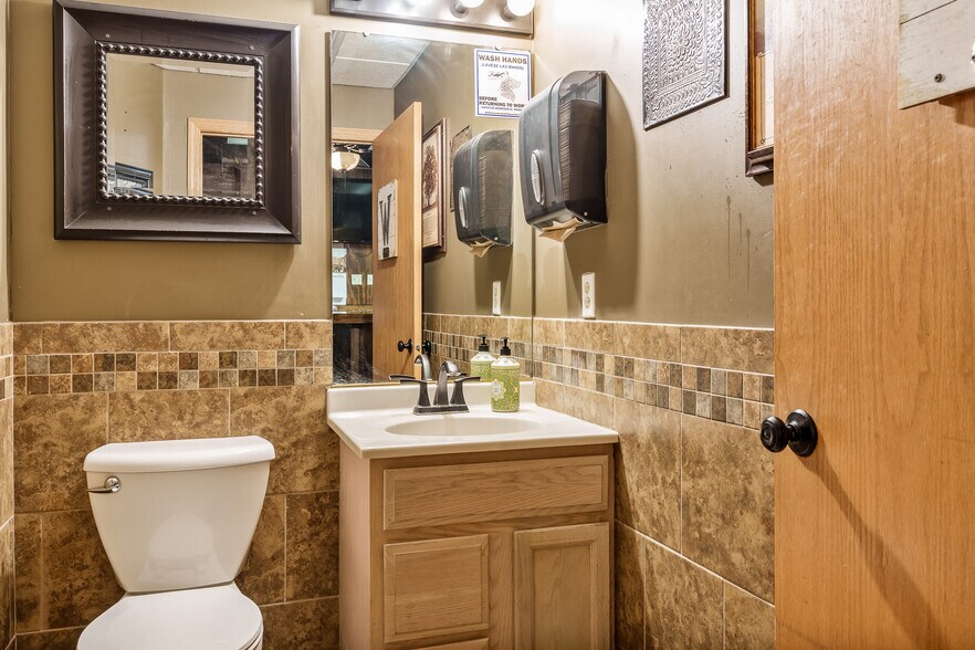 More Photos Of 209 W Main St, Genoa Bar For Sale