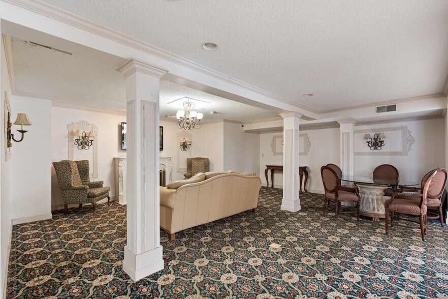 More Photos Of 1530 Cleveland Rd, Sandusky Hotel For Sale