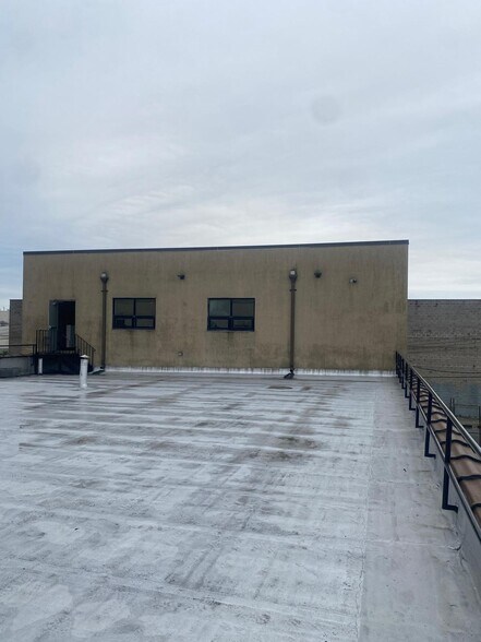 More Photos Of 15011 Guinzberg Rd, Jamaica Warehouse For Lease