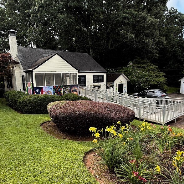 Primary Photo Of 1463 Church St, Decatur Office For Sale