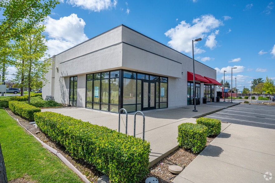 More Photos Of 3045 Arden Way, Sacramento Freestanding For Lease