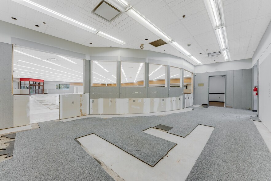 More Photos Of 19254 Seneca Trl, Marlinton Drugstore For Sale