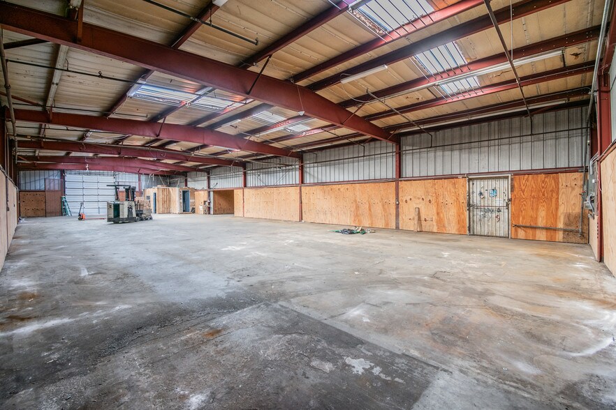More Photos Of 4214 W Virginia Ave, Tampa Warehouse For Lease