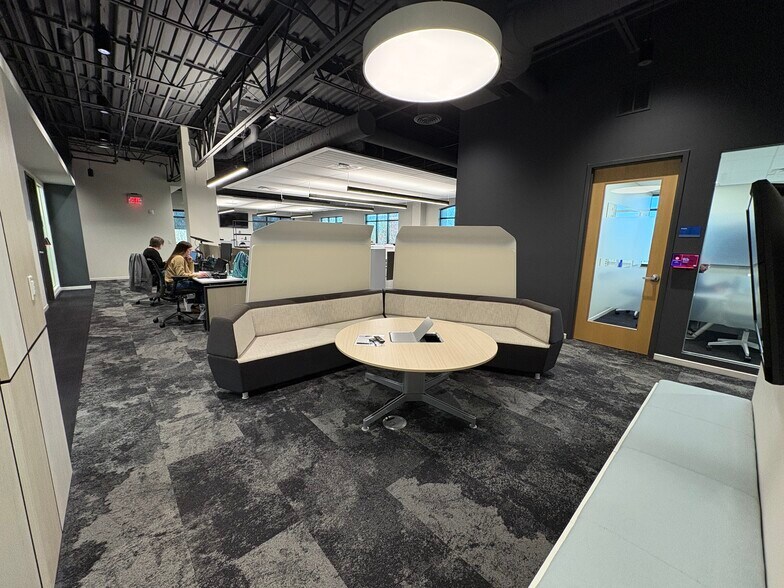 More Photos Of 3900 McCarty Ln, Lafayette Office For Sale