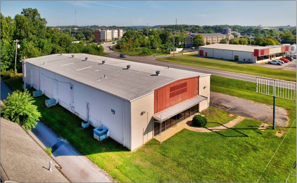 More Photos Of 707 Gaither Rd, Statesville Light Manufacturing For Sale
