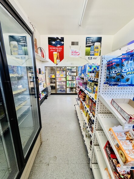 More Photos Of 150 Mountain Blvd, Mount Vernon Service Station For Sale