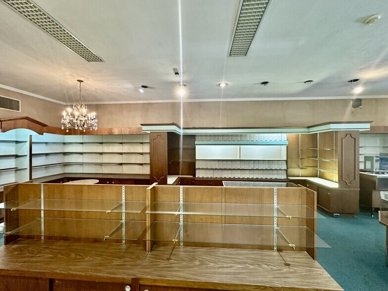 More Photos Of 104 E Main St, Fort Valley Storefront For Sale