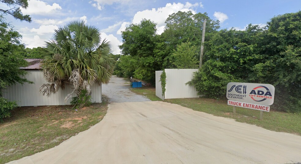 More Photos Of 3605 N Davis Hwy, Pensacola Warehouse For Sale
