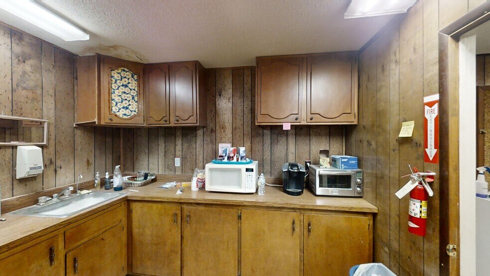 More Photos Of 1230 SR 83, Denver City Warehouse For Sale