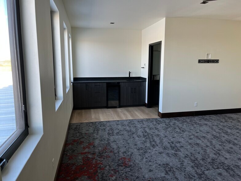 More Photos Of 3202 W 5000 S, Rexburg Office For Lease