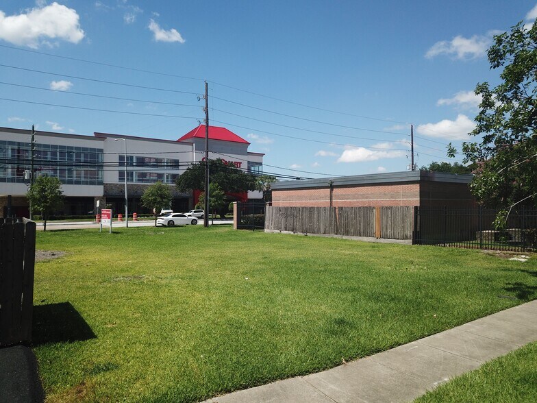 More Photos Of 5309 McCulloch Cir, Houston Land For Sale