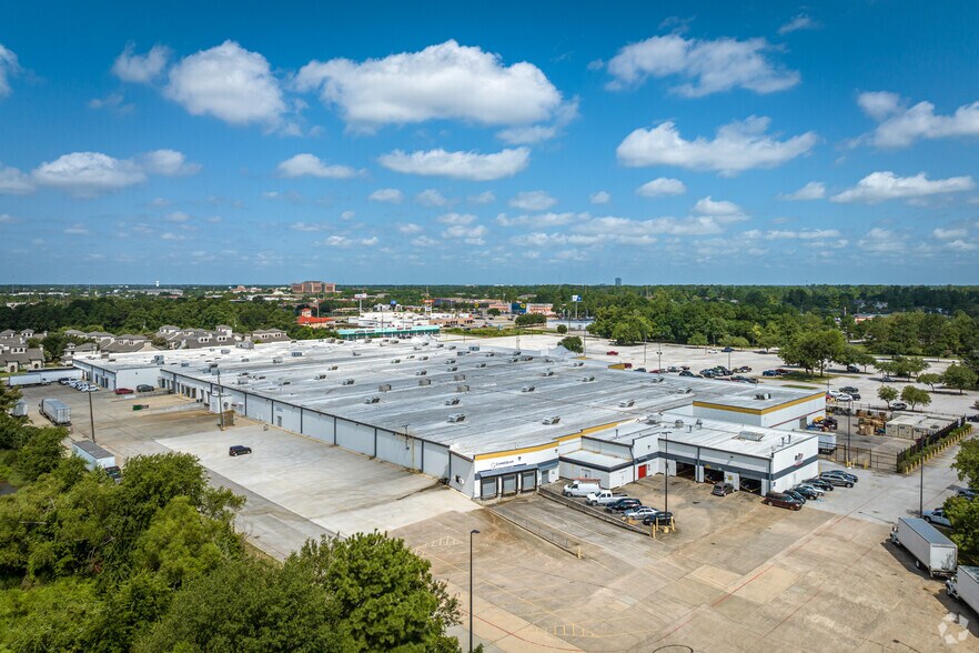 More Photos Of 7075 FM 1960 Rd W, Houston Warehouse For Lease