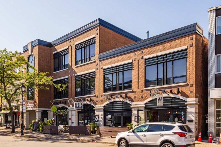 Primary Photo Of 171-183 Rue Saint-Charles O, Longueuil Coworking Space