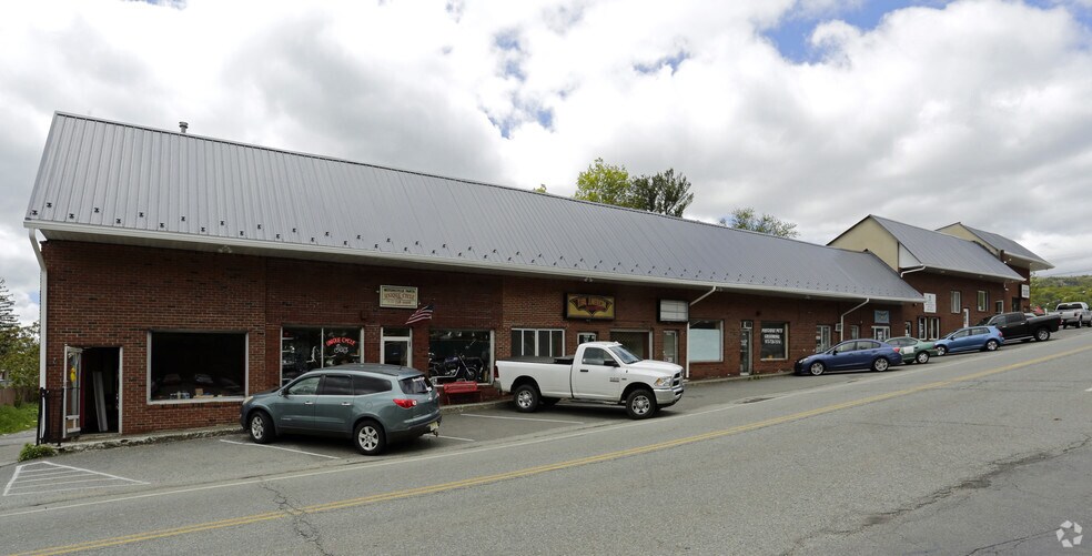 More Photos Of 2019 Greenwood Lake Tpke, Hewitt Storefront For Lease