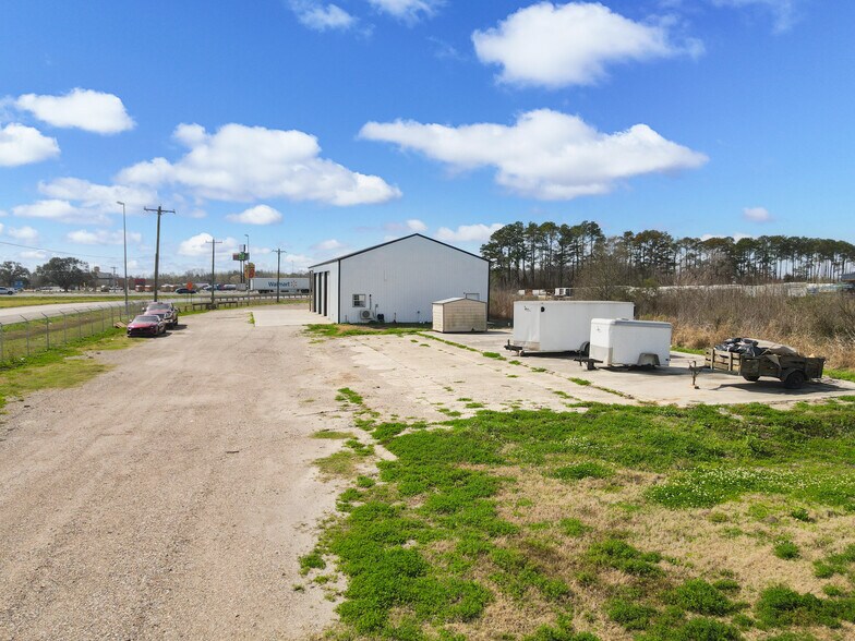 More Photos Of 201 Lexington Dr, Rayne Industrial For Sale