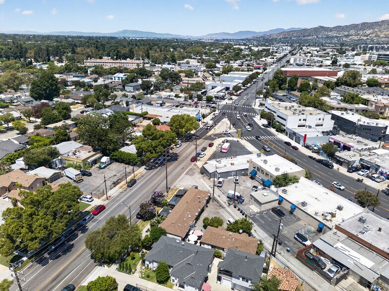 More Photos Of 435 S Main St, Burbank General Retail For Sale