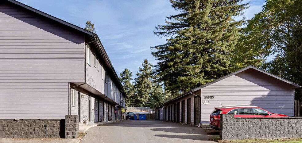 Primary Photo Of 2447 Roosevelt Blvd, Eugene Apartments For Sale