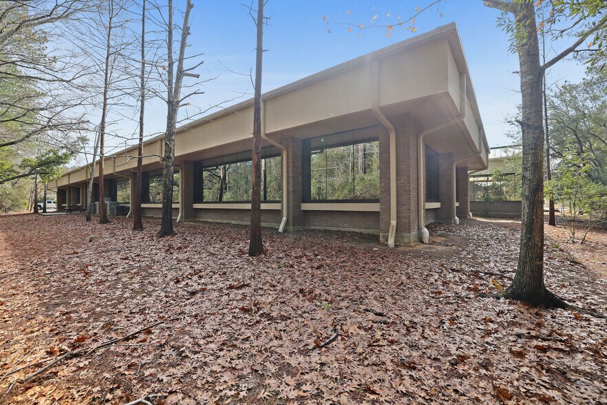 More Photos Of 68031 Capital Trace Row, Mandeville Office For Lease