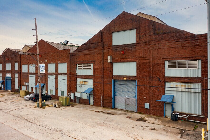 Primary Photo Of 425 W 151st St, East Chicago Manufacturing For Lease