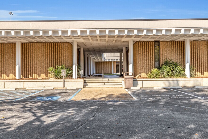 Primary Photo Of 1001 Carter St, Chattanooga Medical For Lease