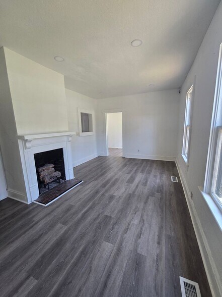 More Photos Of 902 E Reynolds St, Plant City Office For Lease