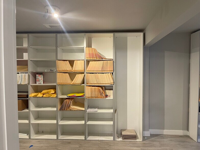 More Photos Of 4095 SE I 10 Frontage Rd, Sealy Medical For Sale