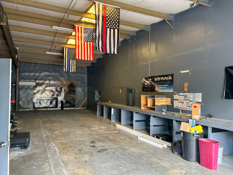 More Photos Of 4663 Franchise St, North Charleston Flex For Lease