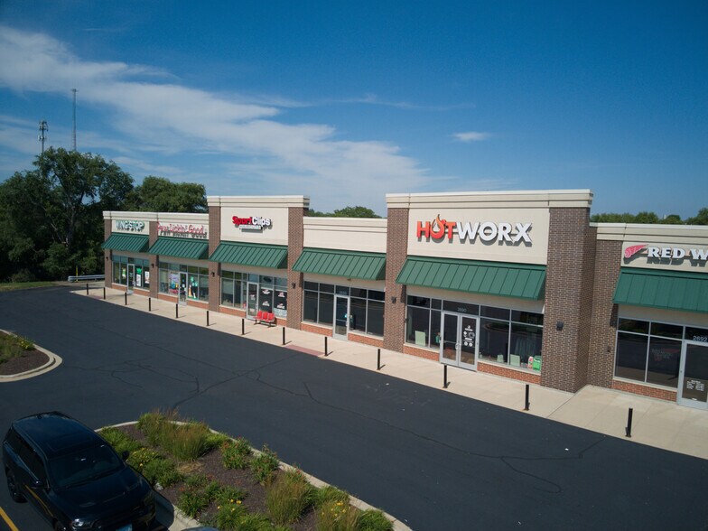 More Photos Of 2688 DeKalb Ave, Sycamore Freestanding For Lease