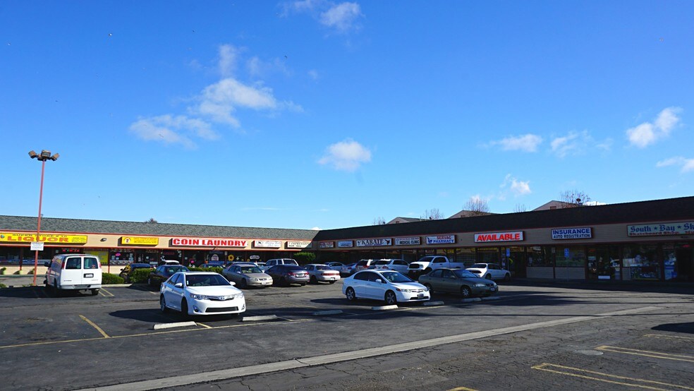 More Photos Of 3560-3596 Redondo Beach Blvd, Torrance Storefront For Sale