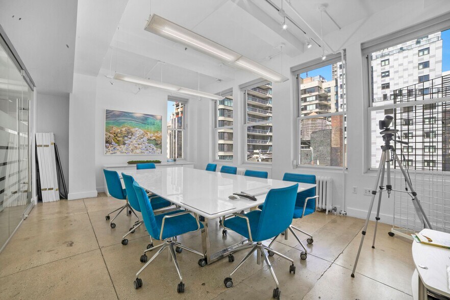 More Photos Of 70 W 36th St, New York Office For Sale