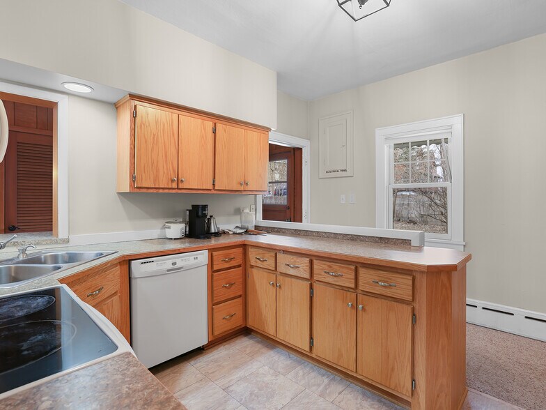 More Photos Of 520 2nd St, Excelsior Funeral Home For Sale