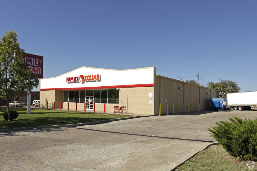Primary Photo Of 3501 N Kingshighway Blvd, Saint Louis Freestanding For Sale