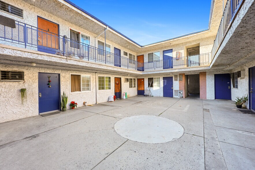 More Photos Of 15865 Vanowen St, Van Nuys Apartments For Sale