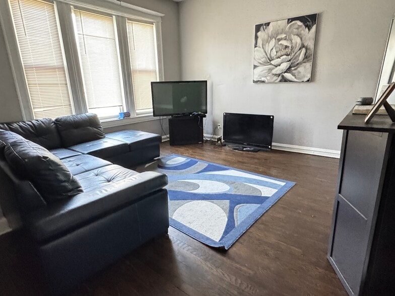 More Photos Of 5610 S Michigan Ave, Chicago Apartments For Sale