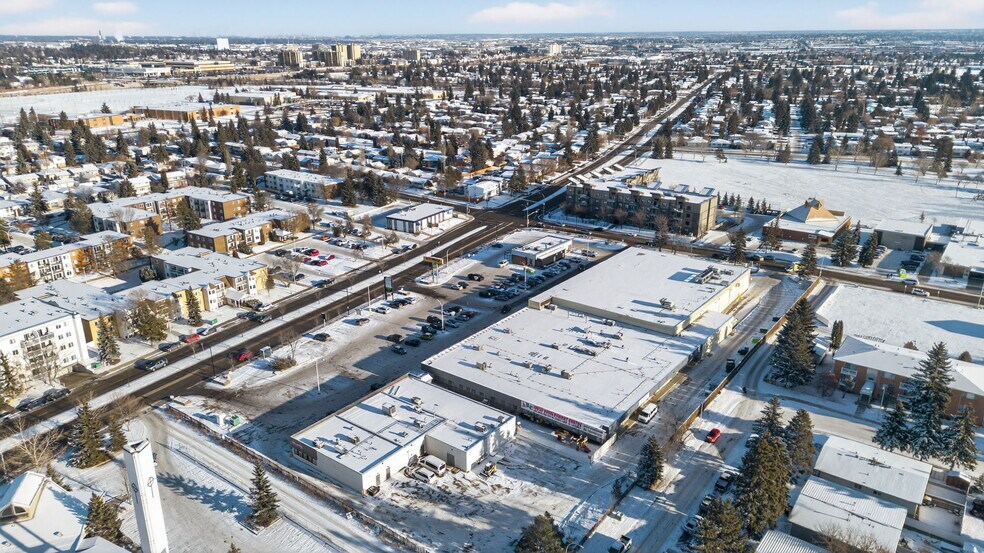 More Photos Of 11411 40th Ave, Edmonton Storefront For Lease