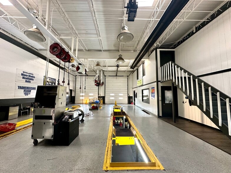 More Photos Of 2821 Garland St, Niles Auto Repair For Sale