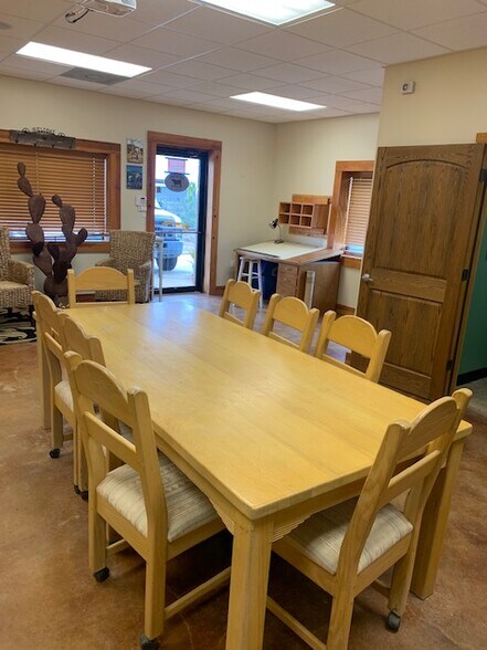 More Photos Of 120 Frog Pond Ln, Dripping Springs Freestanding For Lease