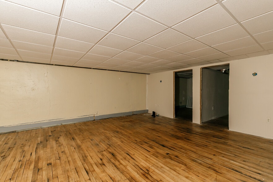 More Photos Of 131 W Davis St, Burlington Storefront Retail Office For Lease