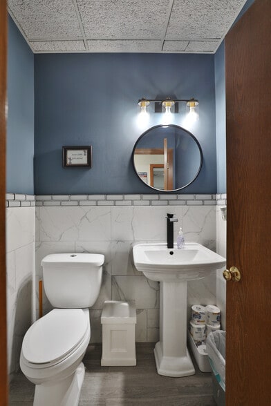 More Photos Of 2425 Deewood Dr, Columbus Medical For Sale