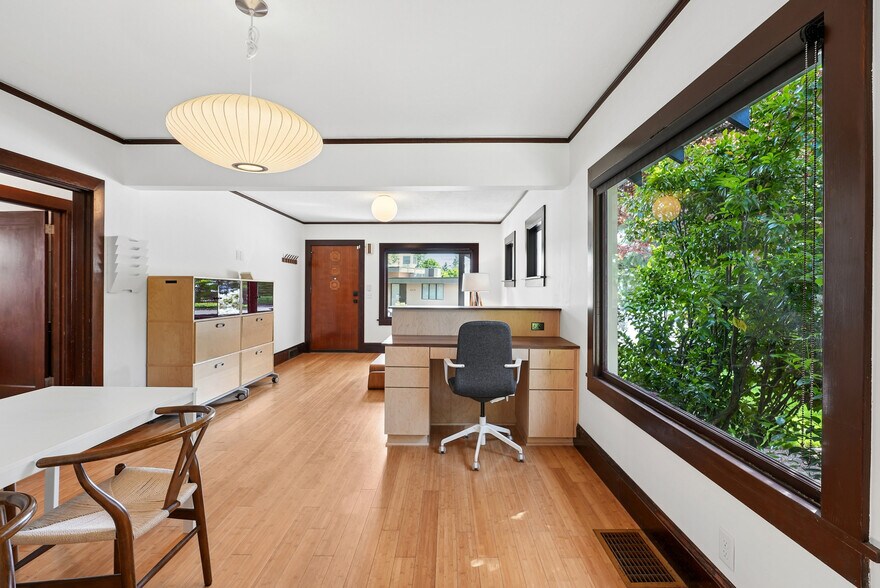 More Photos Of 2105 SE Ochoco St, Portland Office For Sale